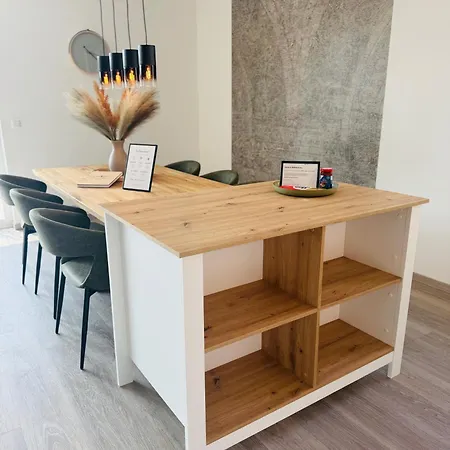 Niro I Design Apartment, Neubau, Dachterrasse, Parkplatz, Lage Apartamento *