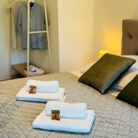 Niro I Design Apartment, Neubau, Dachterrasse, Parkplatz, Lage Apartamento